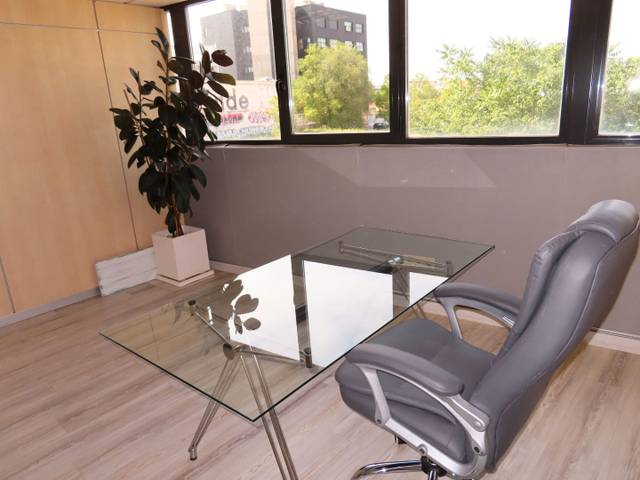 Oficina en Alquiler en Calle del Aguacate, 41 en PAU de Carabanchel