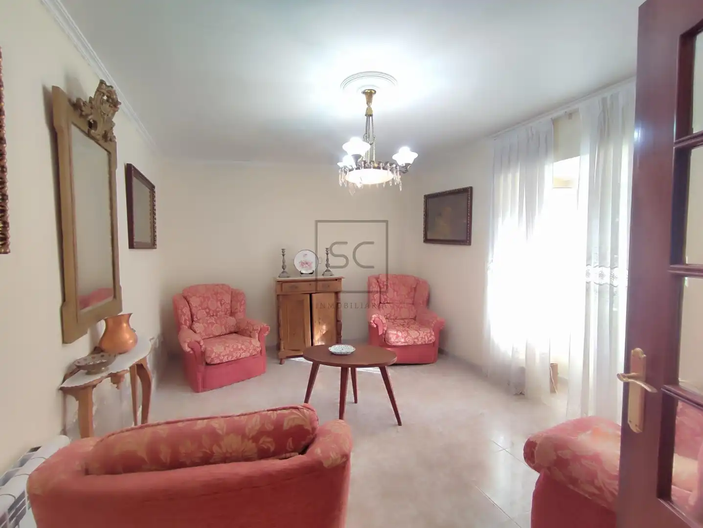 Wohnzimmer von Einfamilien-Reihenhaus zum Verkauf in Ares mit Terrasse, Abstellraum und Möbliert