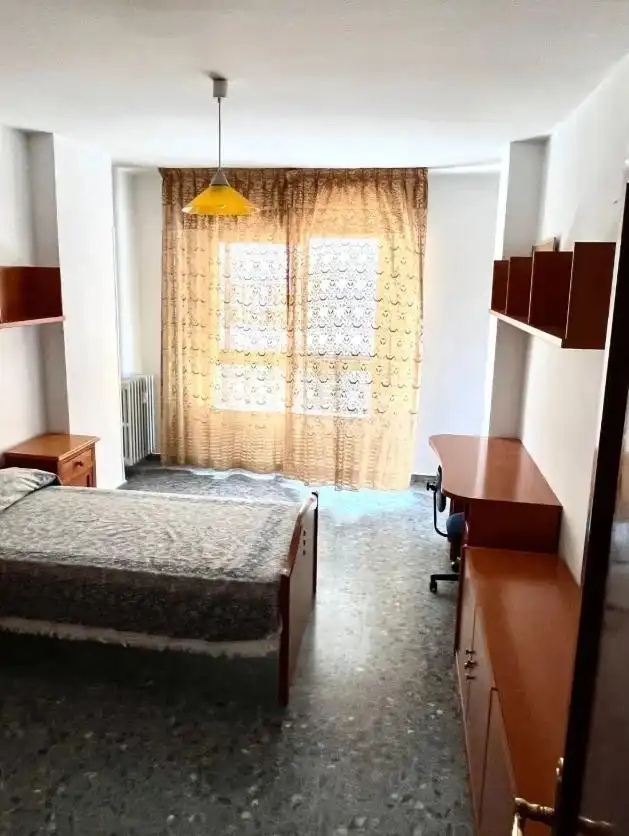 Bedroom of Flat for rent in Granada  with Heating