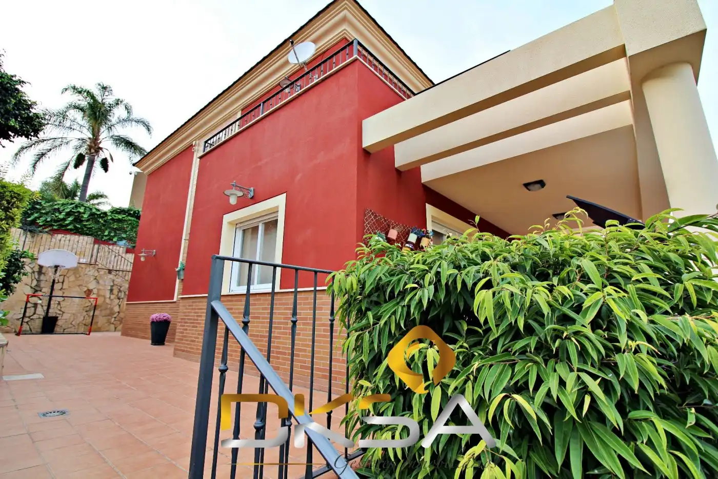 Vista exterior de Casa o xalet en venda en Benicasim / Benicàssim amb Aire condicionat, Calefacció i Jardí privat