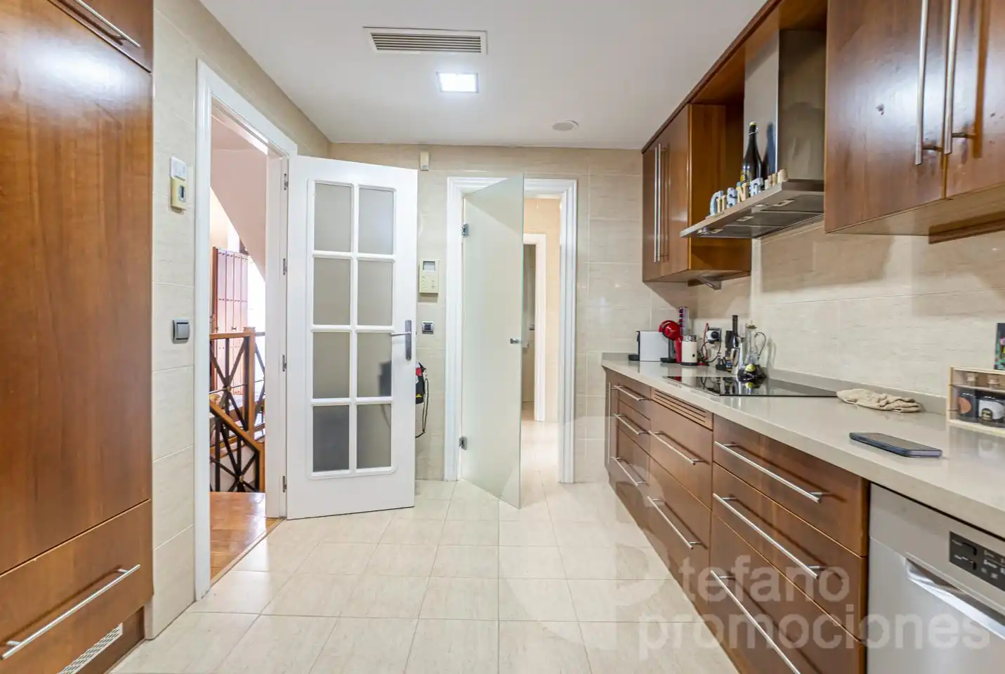 Cuina de Casa o xalet en venda en Málaga amb Aire condicionat, Jardí privat i Parquet