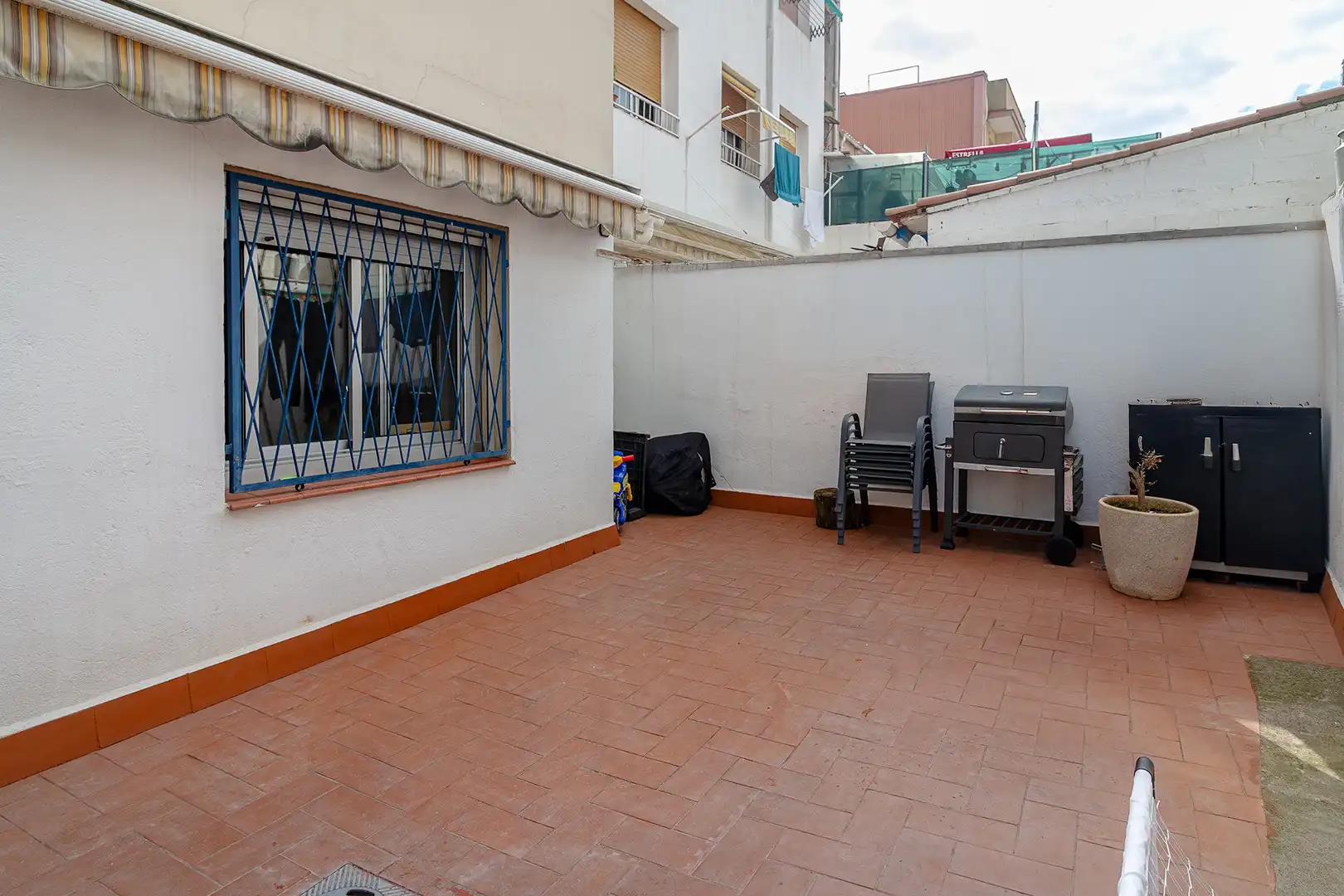 Bajo en venta en Carrer de Frederic Soler