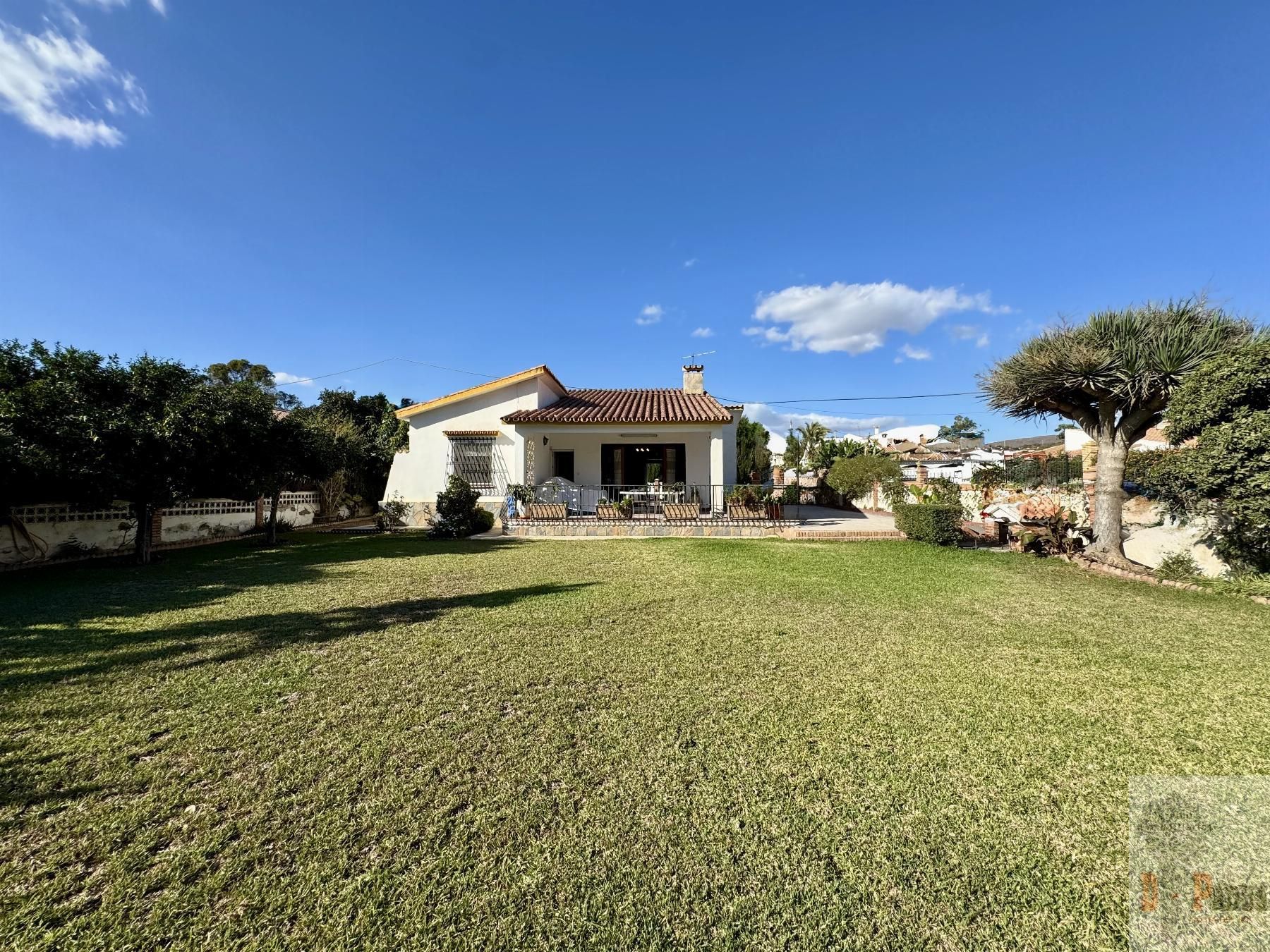 Vista exterior de Casa o xalet en venda en Rincón de la Victoria amb Terrassa i Traster