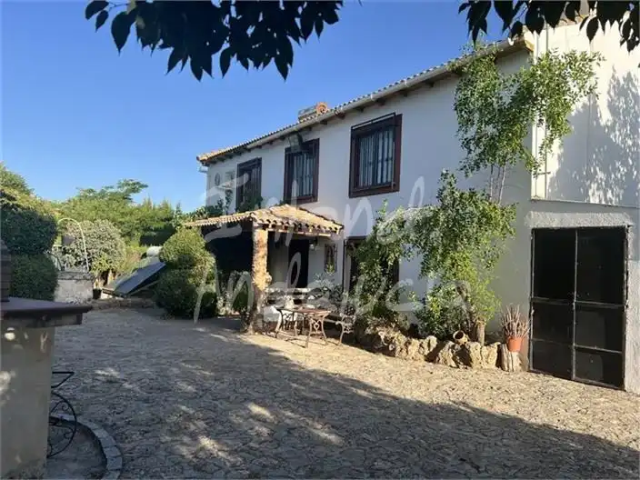 Casa rústica amb piscina en venda a Alcalá la Real
