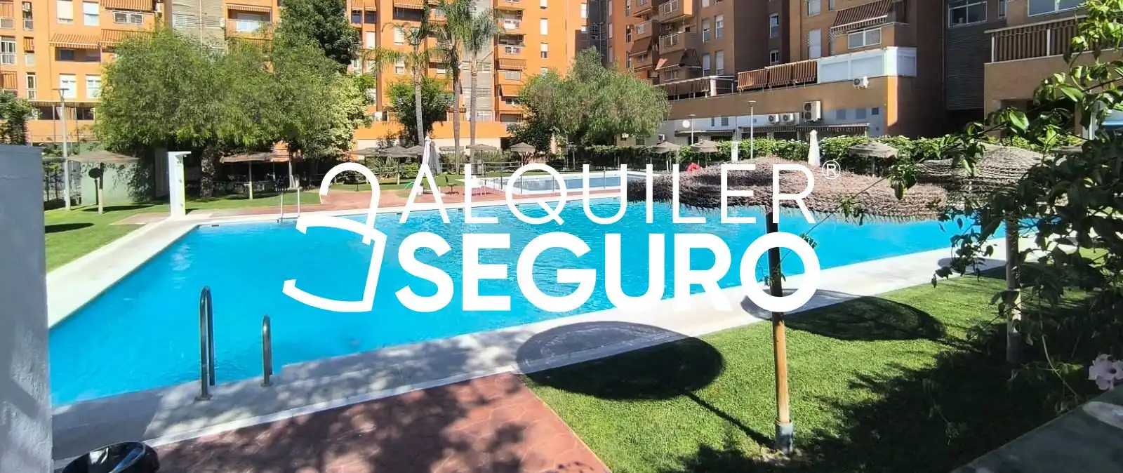 Vista exterior de Pis de lloguer en Sevilla amb Aire condicionat, Terrassa i Piscina