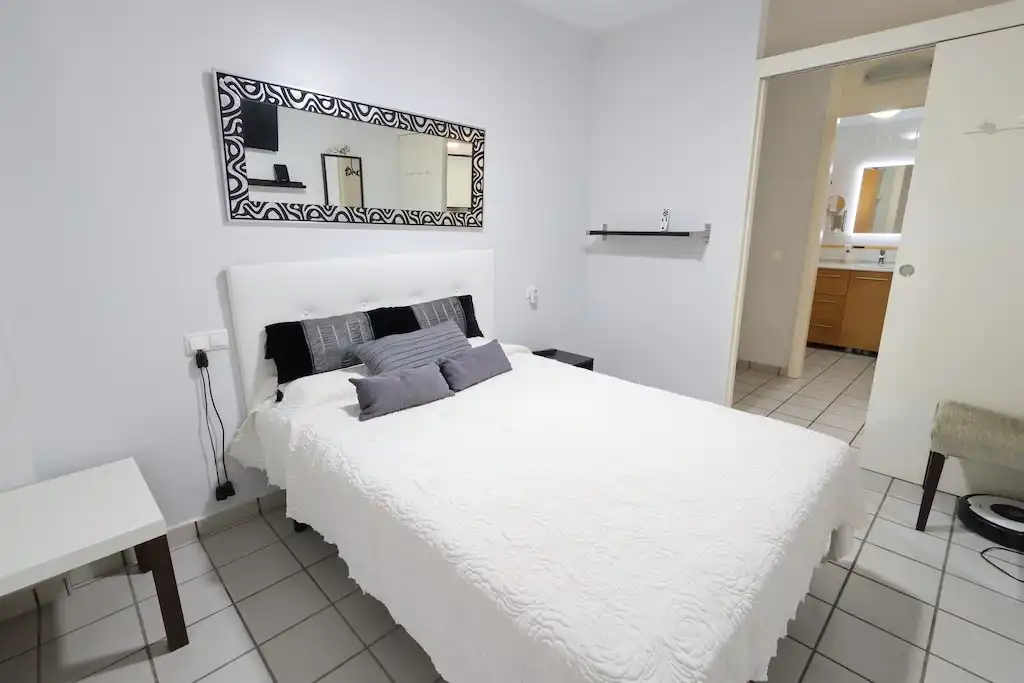 Habitación de Apartamento en venta en Orihuela con Aire acondicionado, Calefacción y Terraza