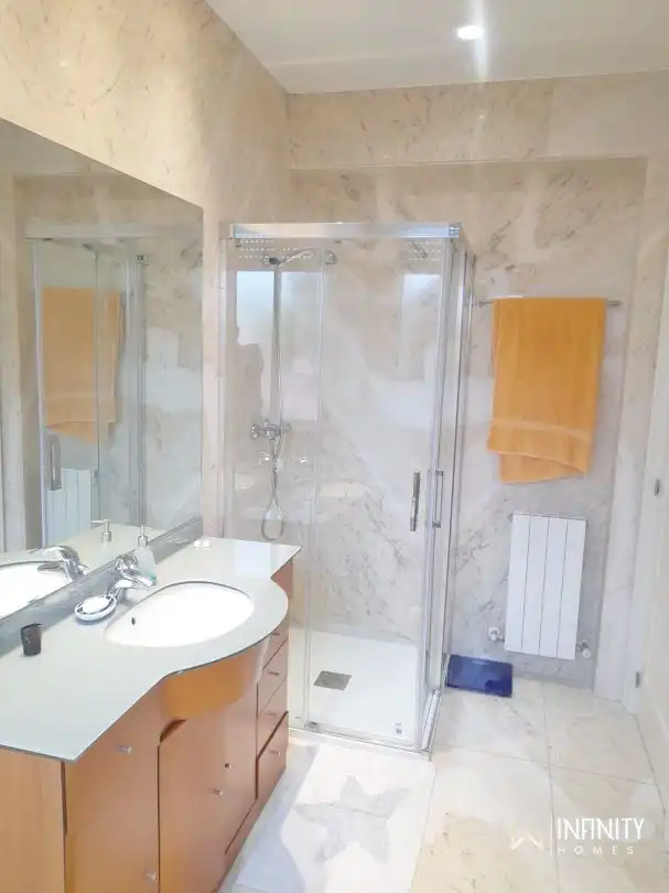 Baño de Piso de alquiler en Bilbao  con Calefacción y Terraza