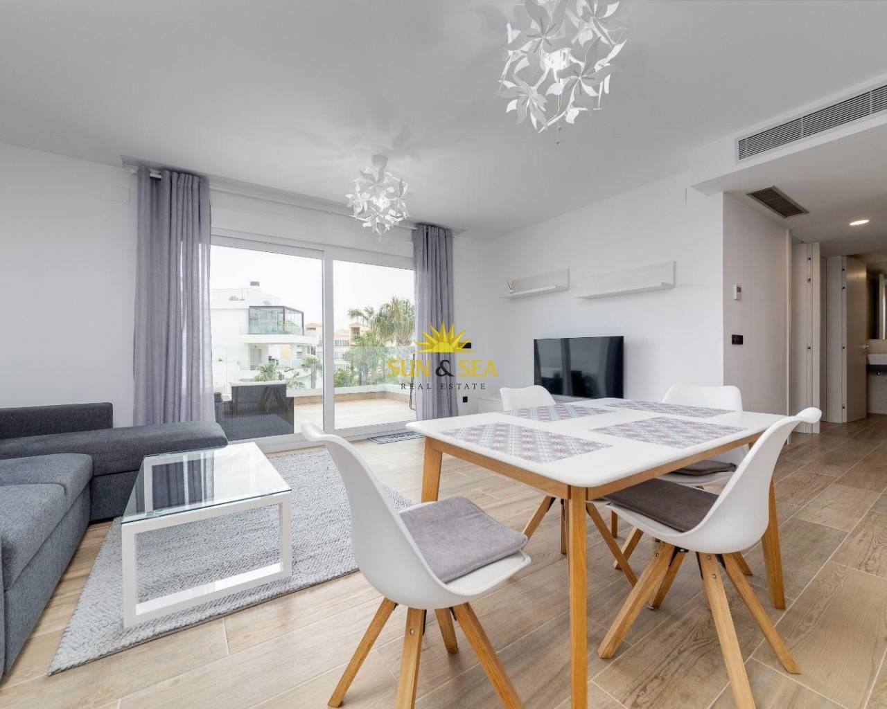 Living room of Flat to rent in Torrevieja  with Air Conditioner, Heating and Parquet flooring