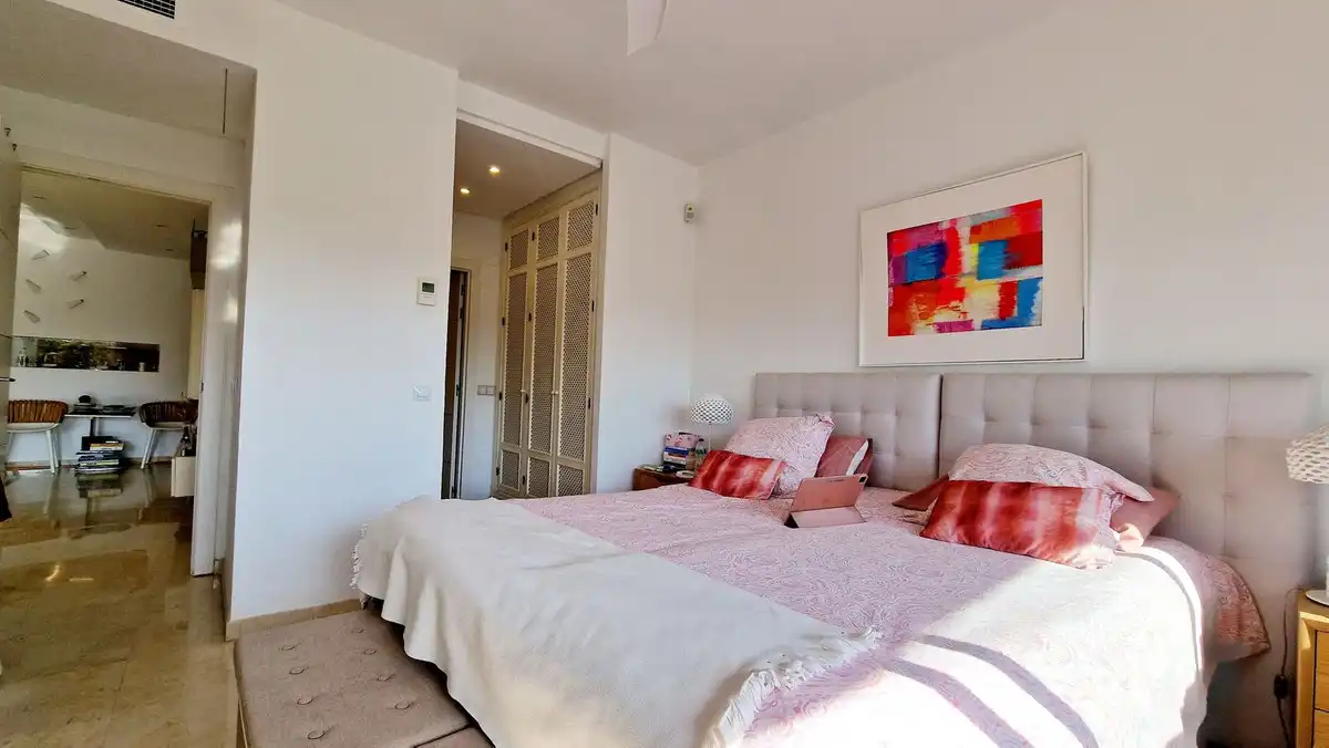 Dormitori de Àtic en venda en Marbella amb Aire condicionat, Terrassa i Moblat