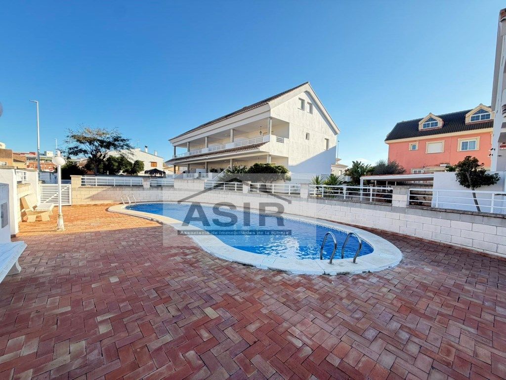 Piscina de Casa o xalet en venda en Sueca amb Aire condicionat, Terrassa i Piscina