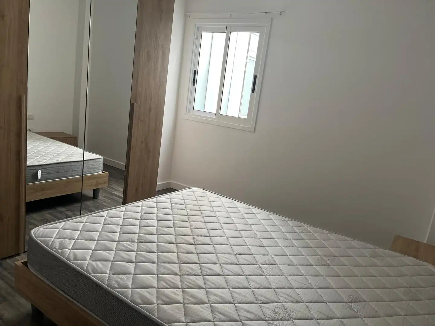 Dormitori de Pis de lloguer en Santa Cruz de Tenerife amb Parquet, Moblat i Forn
