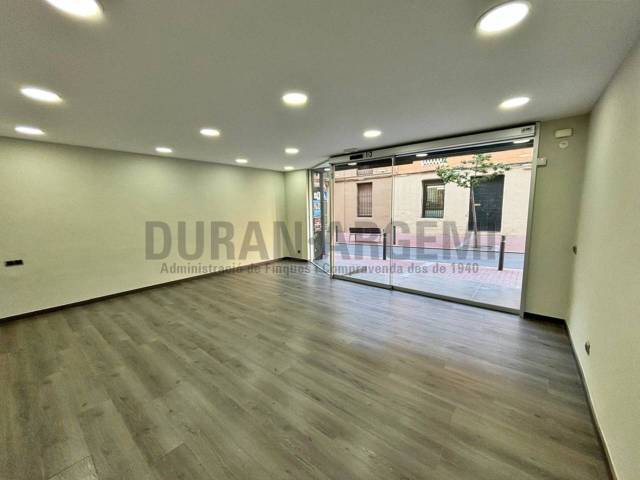 Local comercial en Alquiler en Calle NORD en Barri del Centre