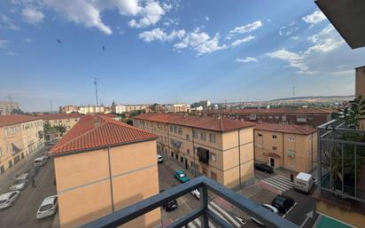 Vista exterior de Pis en venda en Salamanca Capital amb Calefacció, Parquet i Terrassa