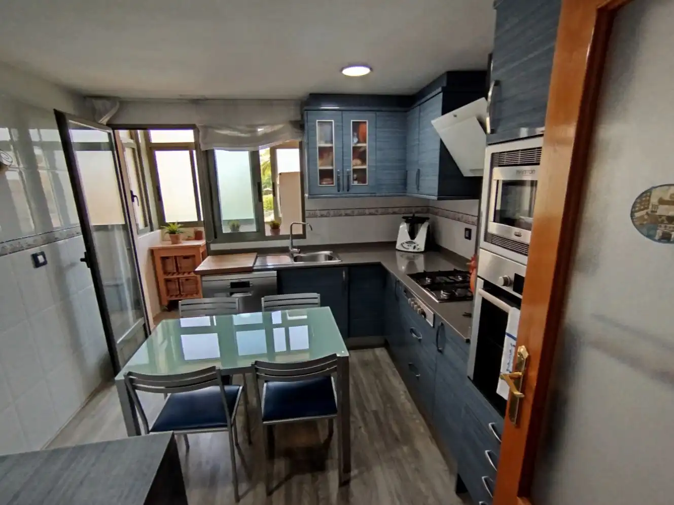 Piso con piscina en venta en avda Cardenal Fco Alvarez 4, imagen 4