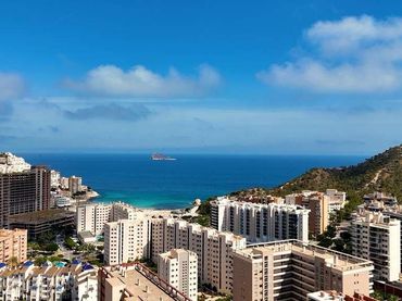 Duplex con piscina in vendita a Avenida Mestral