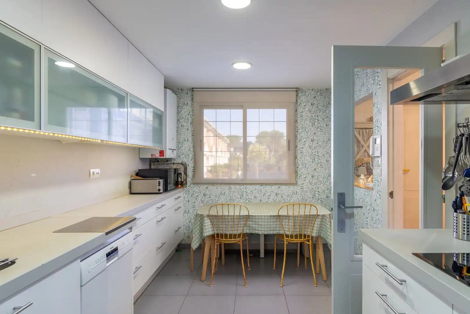 Cuina de Apartament en venda en Madrid amb Aire condicionat, Calefacció i Terrassa