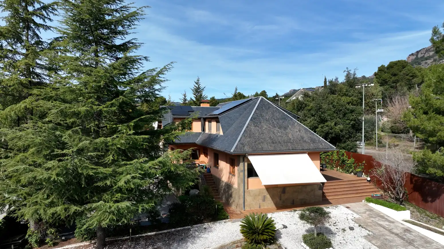 Vista exterior de Casa o xalet en venda en Matadepera amb Calefacció, Parquet i Terrassa