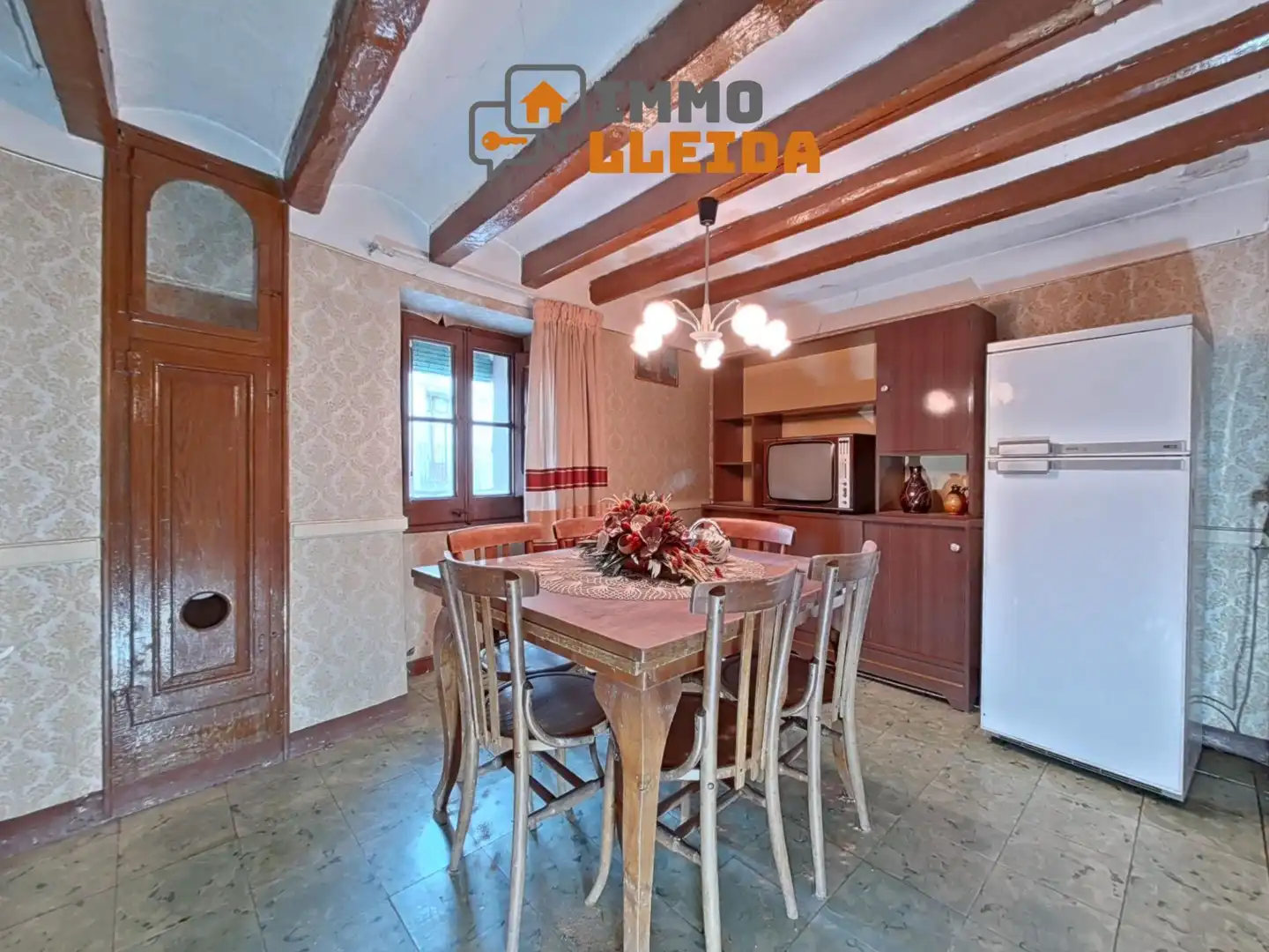 Casa adosada en venta en Cervera con Trastero y Amueblado