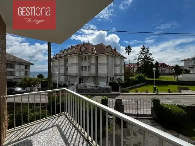 Vista exterior de Casa o xalet en venda en Noja