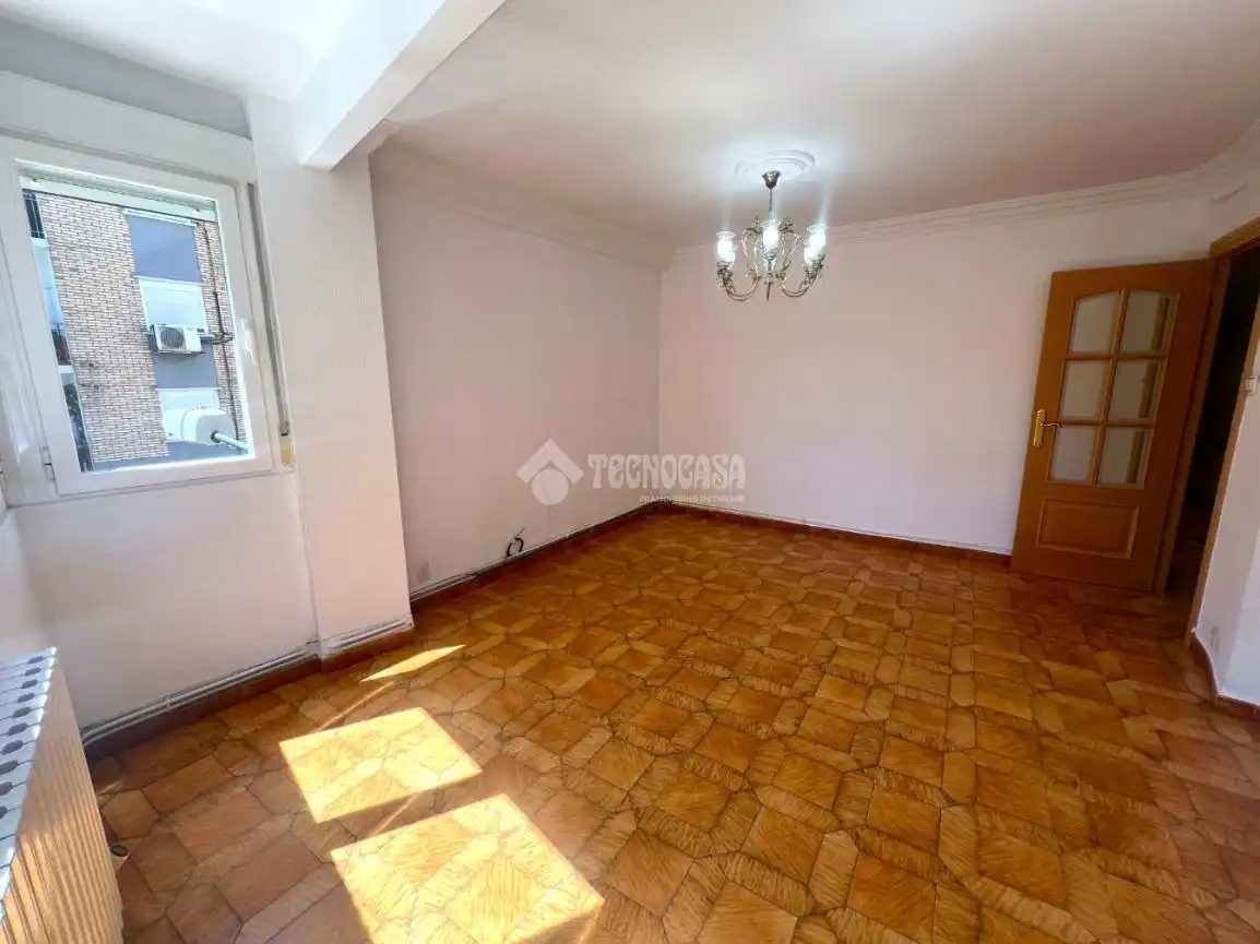 Sala d'estar de Pis en venda en Zaragoza amb Calefacció