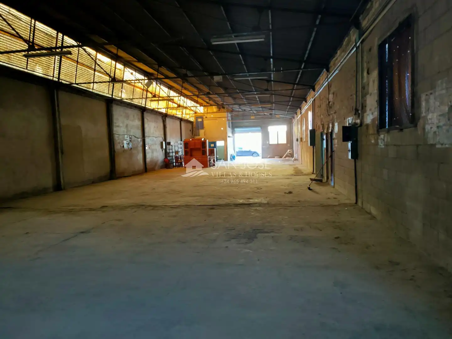 Nau industrial de lloguer en Aspe