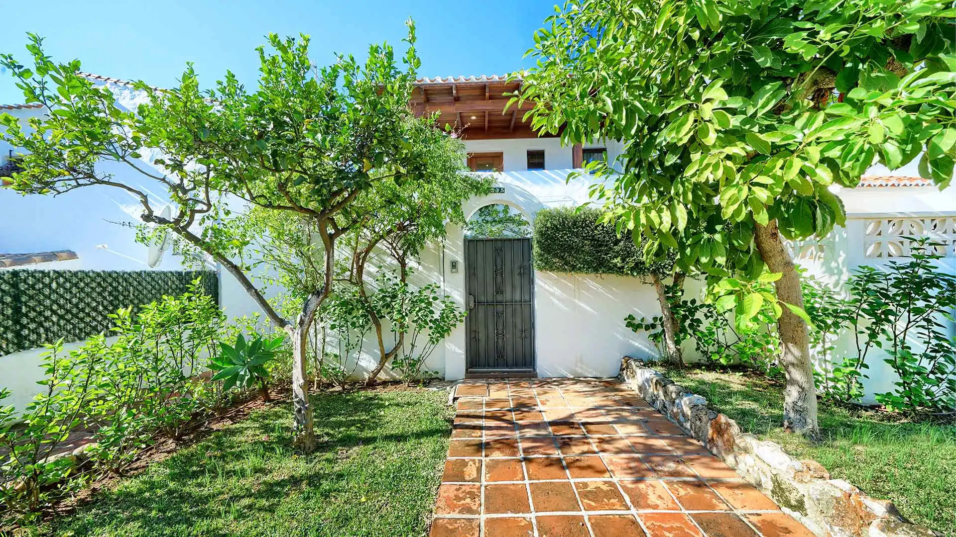 Jardín de Casa adosada en venta en Marbella con Aire acondicionado, Jardín privado y Terraza