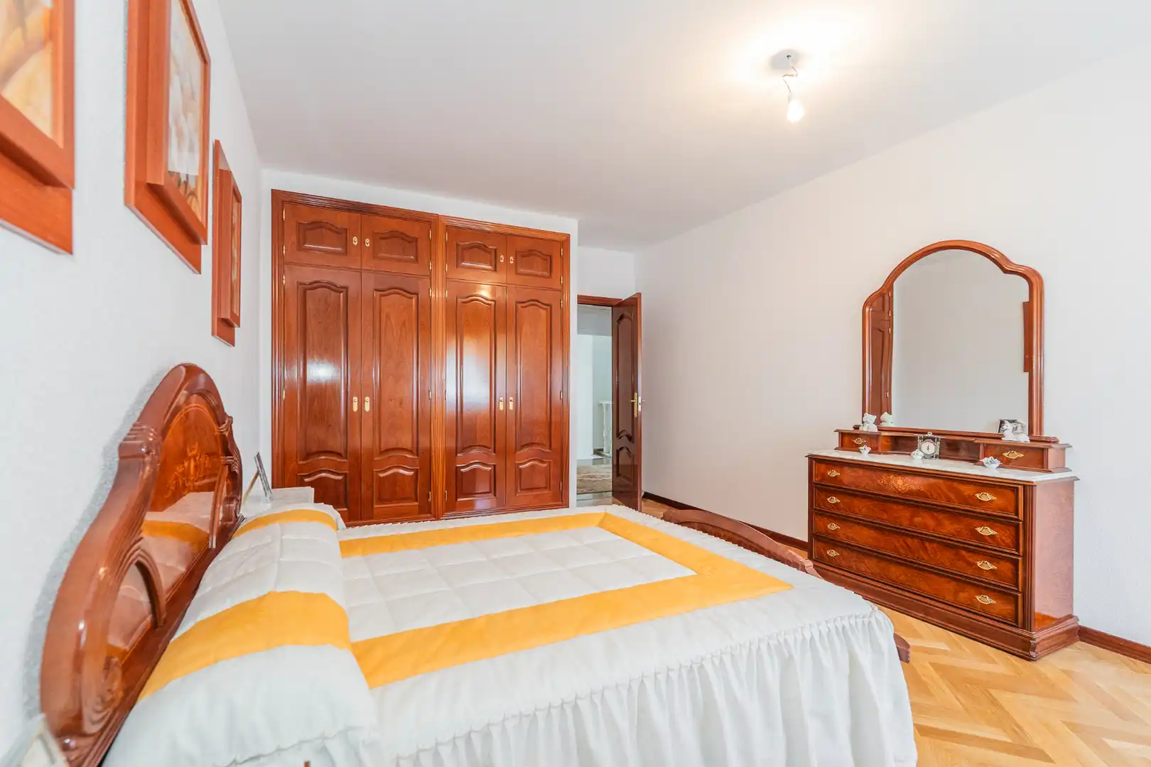 Bedroom of Houses for sale in San Sebastián de los Reyes  with Air Conditioner, Heating and Private garden