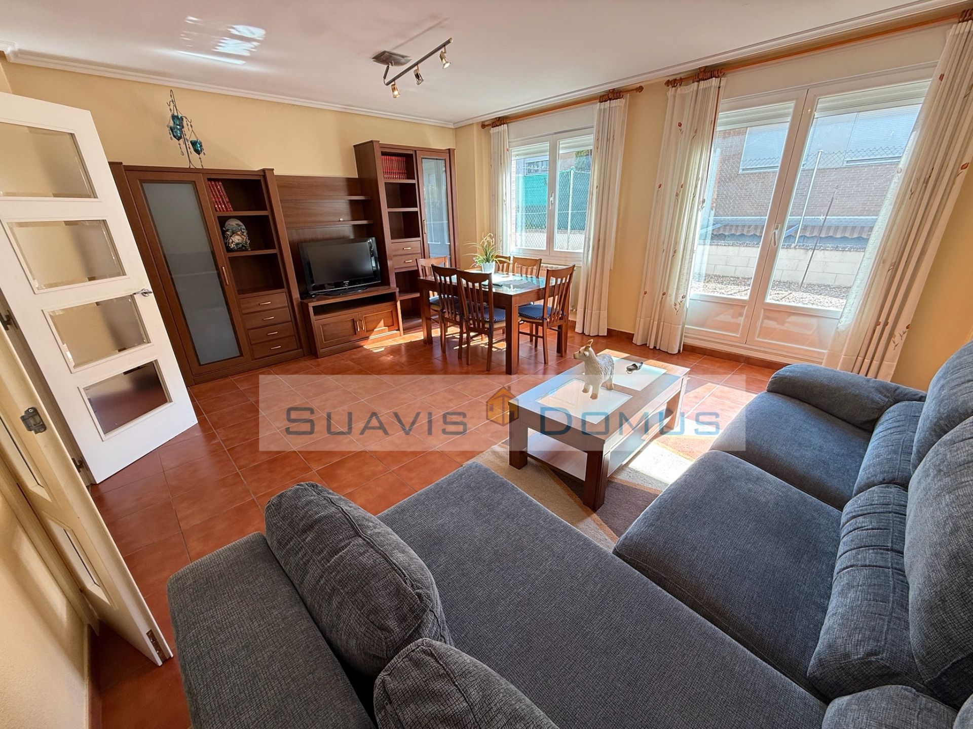 Sala d'estar de Casa o xalet en venda en Zamora Capital  amb Calefacció, Jardí privat i Parquet