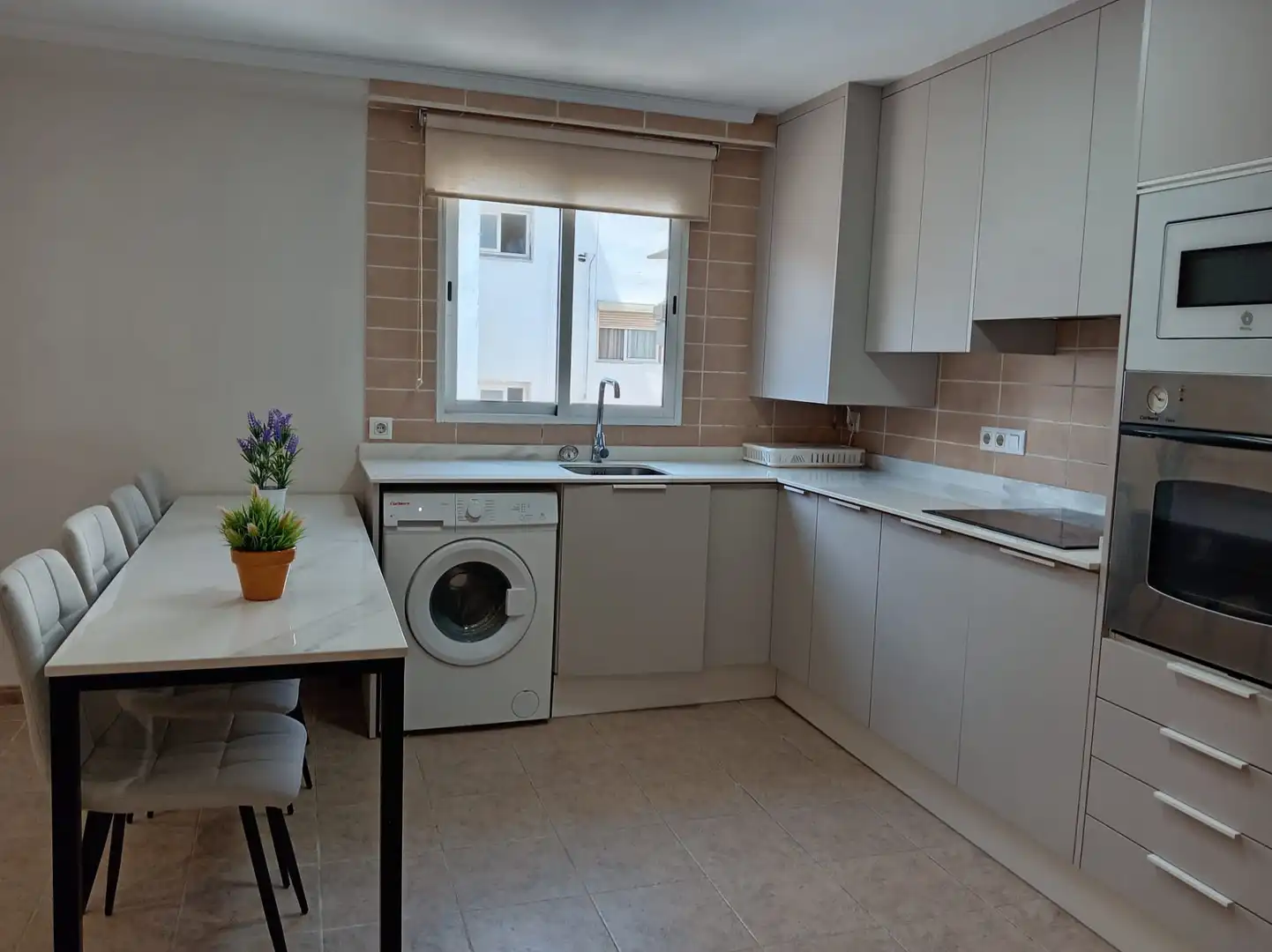 Küche von Wohnung zur Miete in Burjassot mit Möbliert, Ofen und Waschmaschine