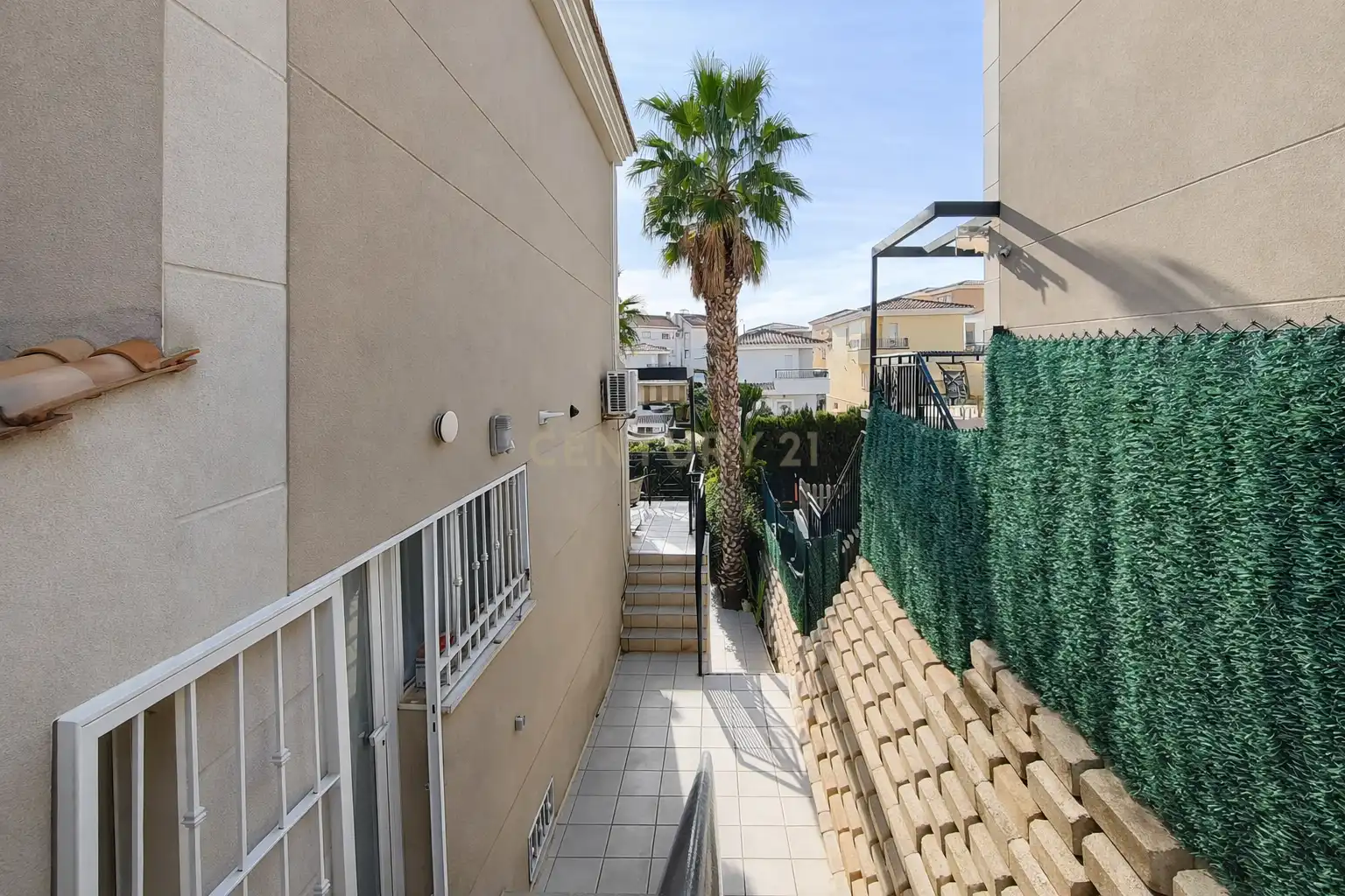 Vista exterior de Casa adosada en venta en La Nucia con Aire acondicionado, Trastero y Horno