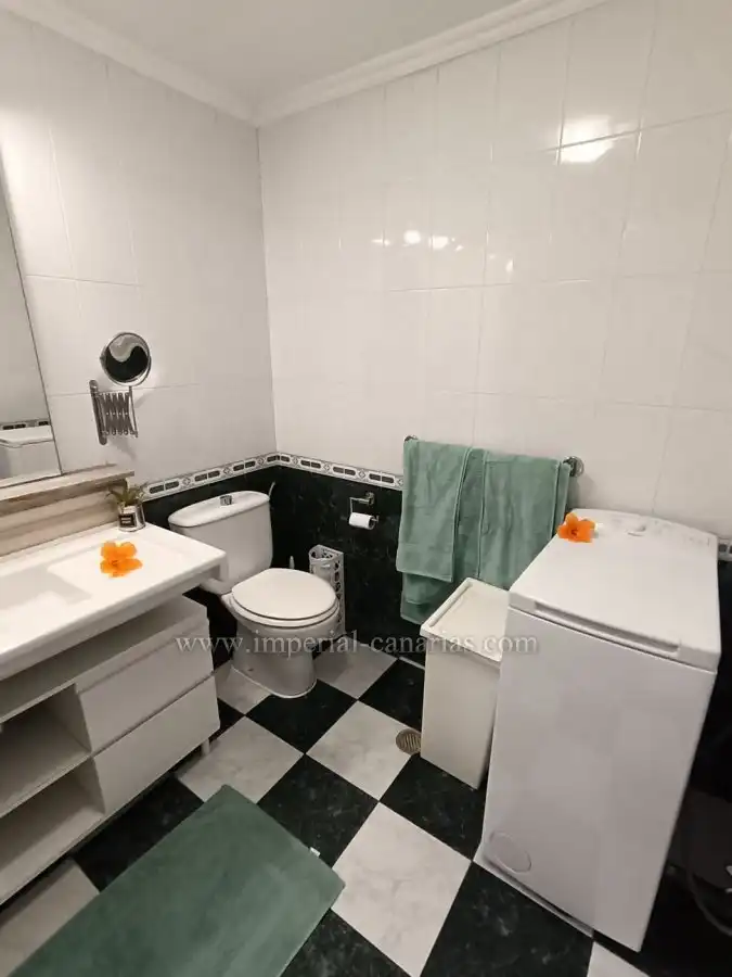 Baño de Estudio en venta en Puerto de la Cruz con Terraza, Amueblado y Piscina comunitaria