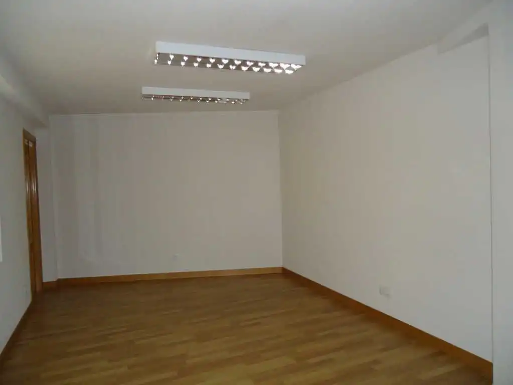Office for rent in Móstoles  with Air Conditioner