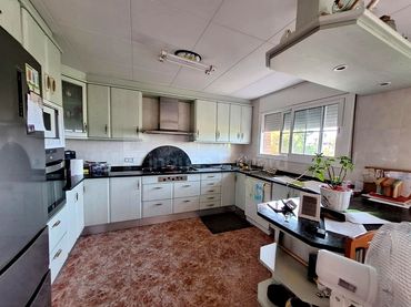 Casa amb jardí en venda a Urbanitzacions