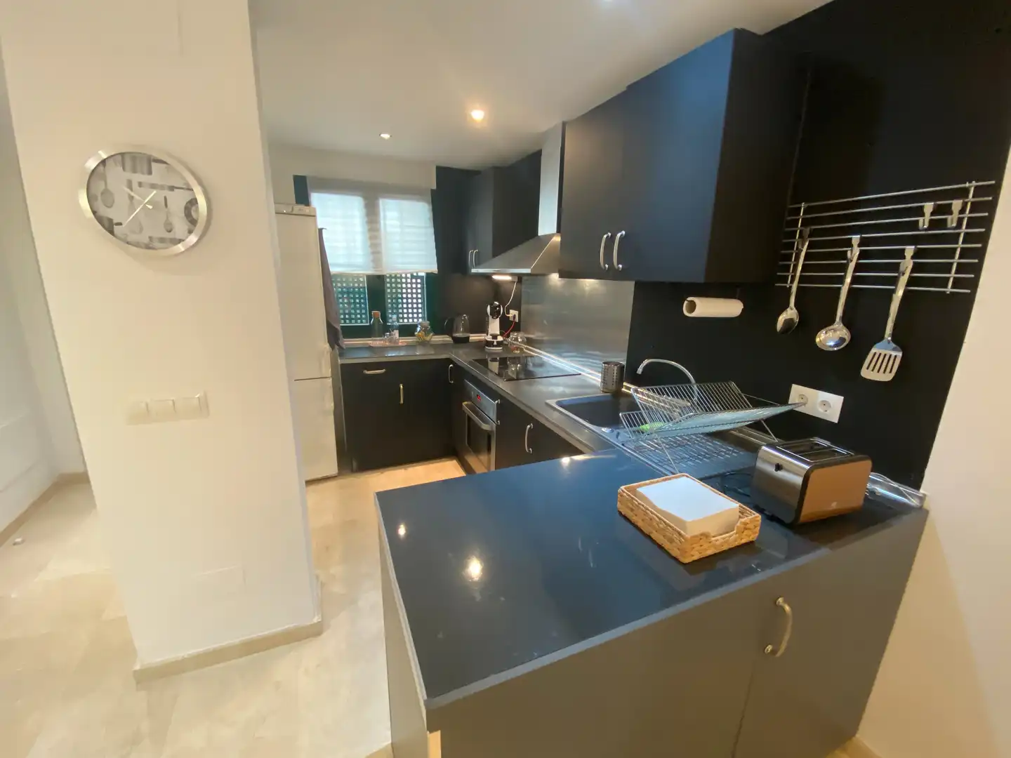 Cocina de Planta baja de alquiler en Estepona con Aire acondicionado, Calefacción y Terraza