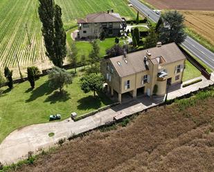 Vista exterior de Casa o xalet en venda en La Vall d'en Bas amb Aire condicionat i Balcó