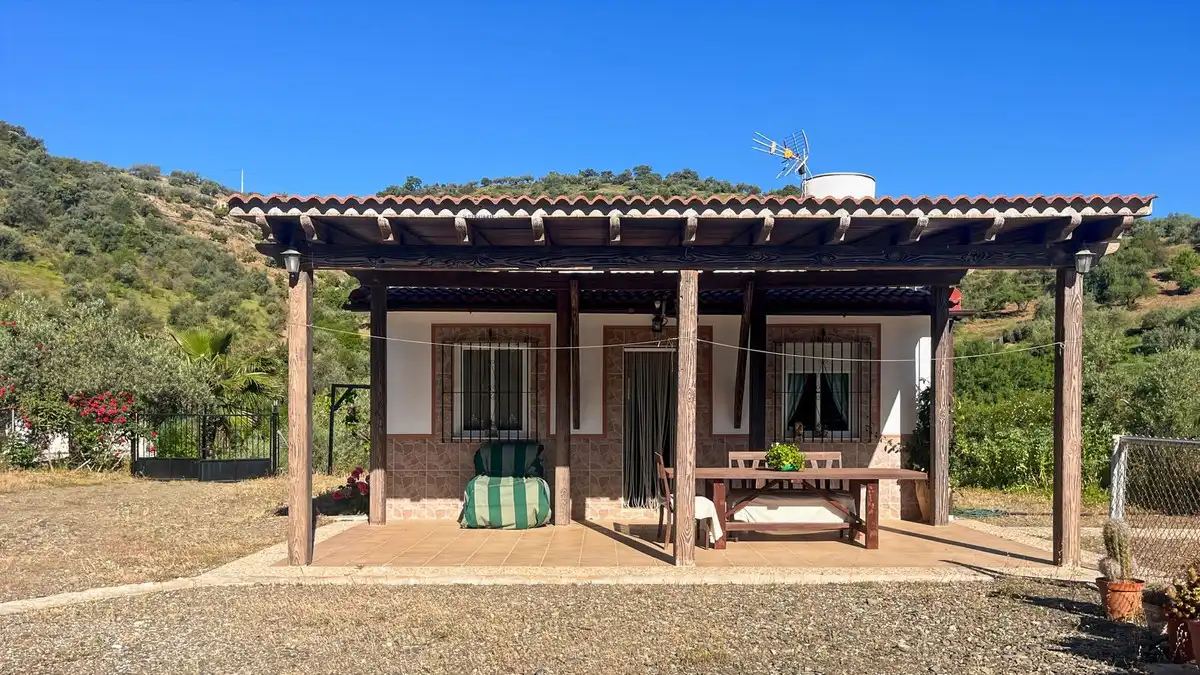 Vista exterior de Finca rústica en venda en Málaga amb Aire condicionat, Traster i Piscina