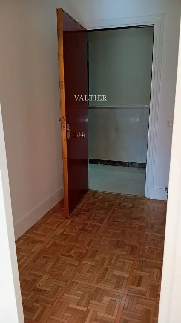 Flat for rent in Madrid  with Air Conditioner, Terrace and Swimming Pool