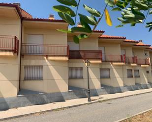 Vista exterior de Pis de lloguer en Ávila Capital amb Calefacció, Terrassa i Traster