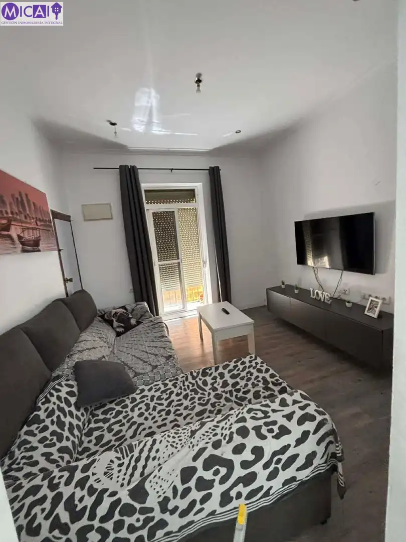 Piso con terraza en venta en La Caleta - La Viña