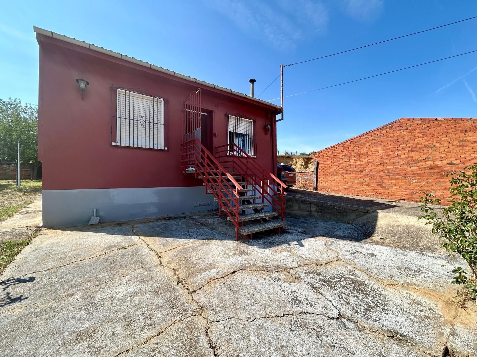 Country house for sale in Benavides