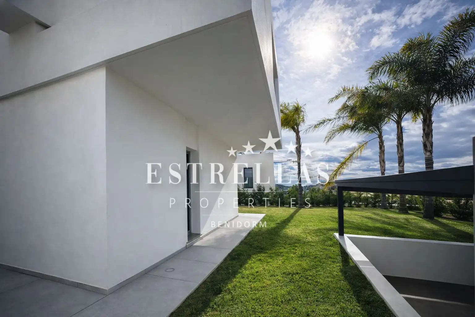 Chalet con piscina en venta en Golf Bahía, imagen 4