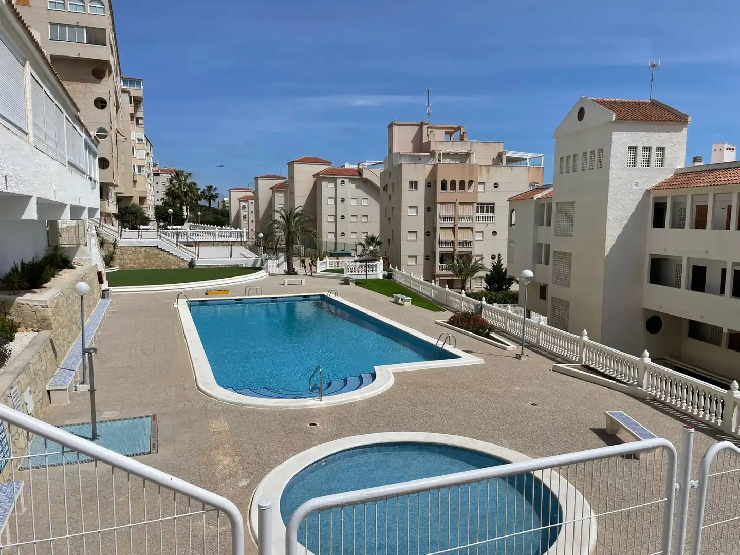 Swimming pool of Flat for sale in Elche / Elx  with Air Conditioner, Furnished and Oven
