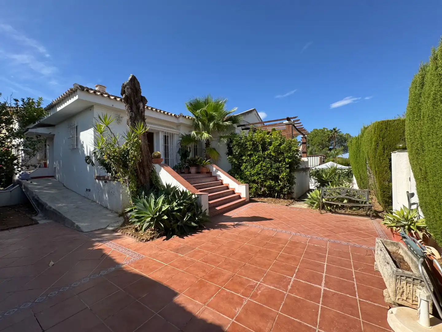 Chalet con jardín en venta en Capellanía - Retamar