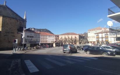 Vista exterior de Pis en venda en Espinosa de los Monteros amb Terrassa