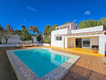 Xalet amb piscina en venda a Sant Antoni de Portmany