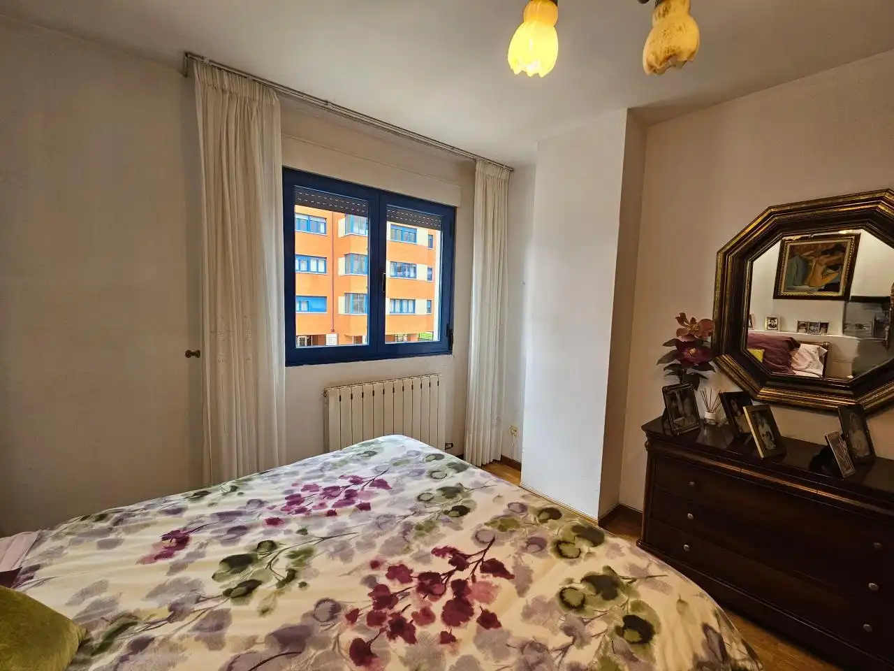 Habitación de Piso en venta en León Capital  con Calefacción, Trastero y Amueblado