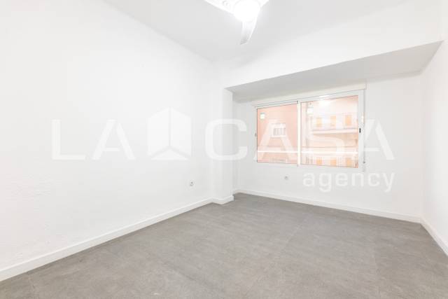 Piso en Venta en Carrer de l'Alcúdia de Crespins en Torrefiel