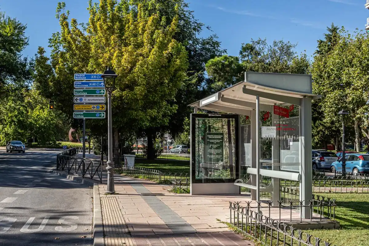 Außenansicht von Gebäude zum Verkauf in Alcorcón