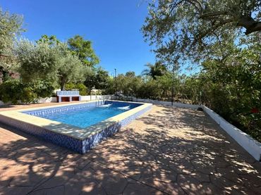 Casa amb piscina en venda a madroñal