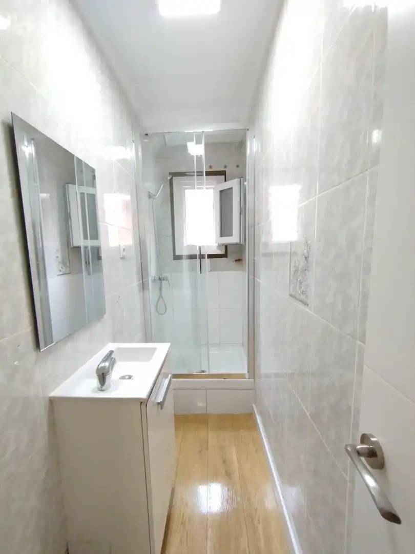 Bathroom of Flat for sale in Barakaldo   with Heating